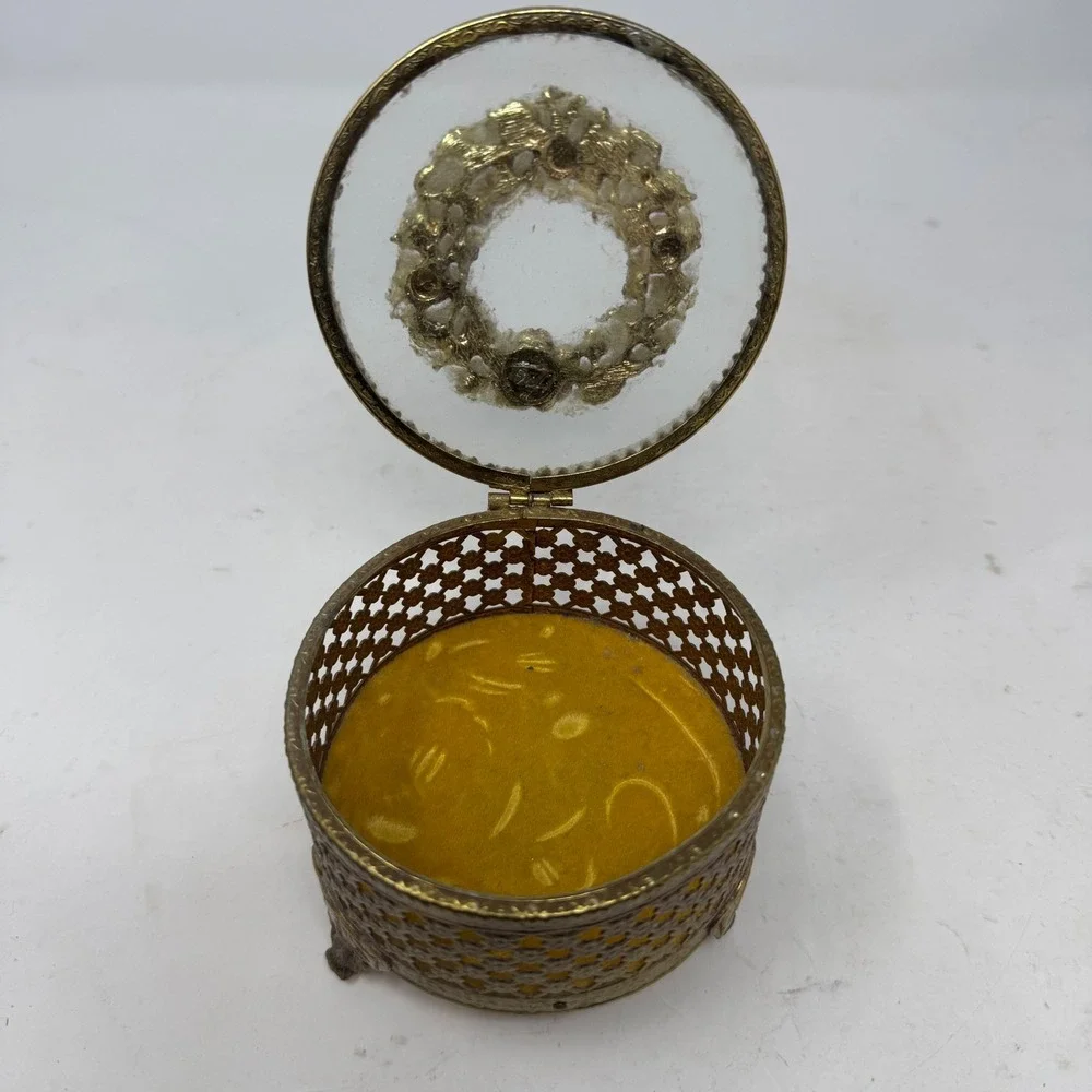 Vtg‎ Ormolu Gold Filigree Rose Jewelry Box Hollywood Regency Footed Trinket Case